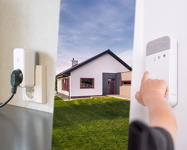 Familie sikret med alarmsystem fra Verisure Familie sikret med smarte alarmer fra Verisure